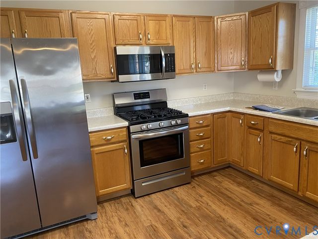 400 Stone Hearth Ct, Hopewell, VA 23860