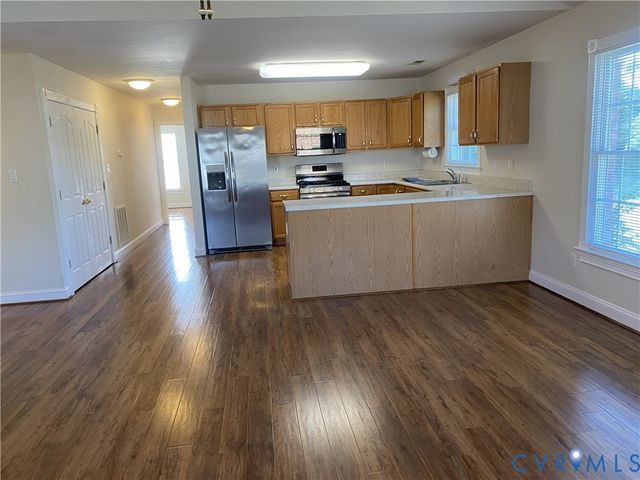 400 Stone Hearth Ct, Hopewell, VA 23860