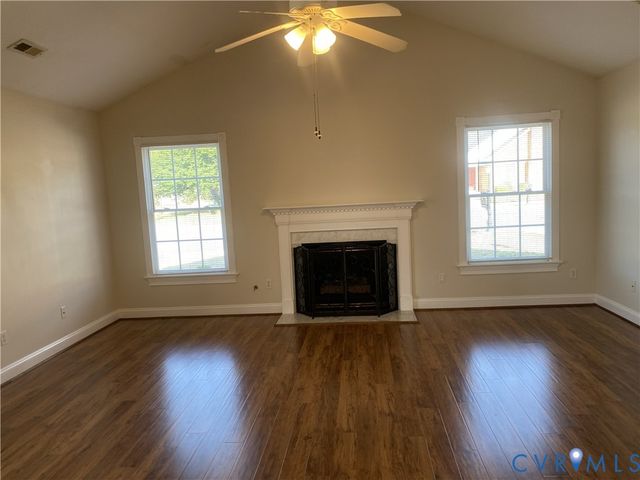 400 Stone Hearth Ct, Hopewell, VA 23860