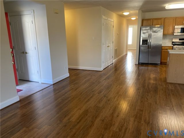 400 Stone Hearth Ct, Hopewell, VA 23860