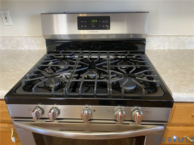 400 Stone Hearth Ct, Hopewell, VA 23860