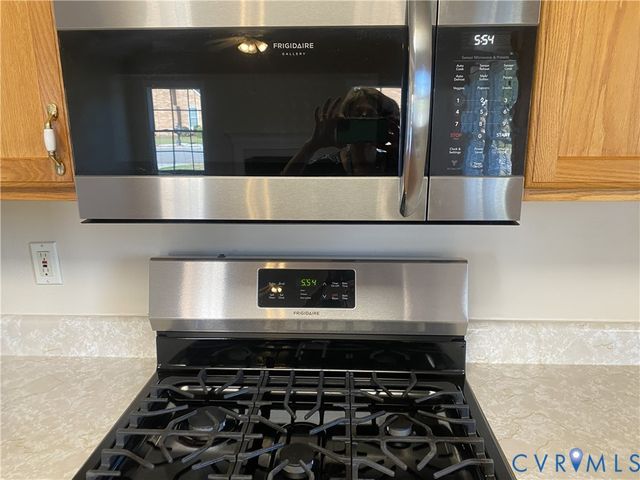 400 Stone Hearth Ct, Hopewell, VA 23860