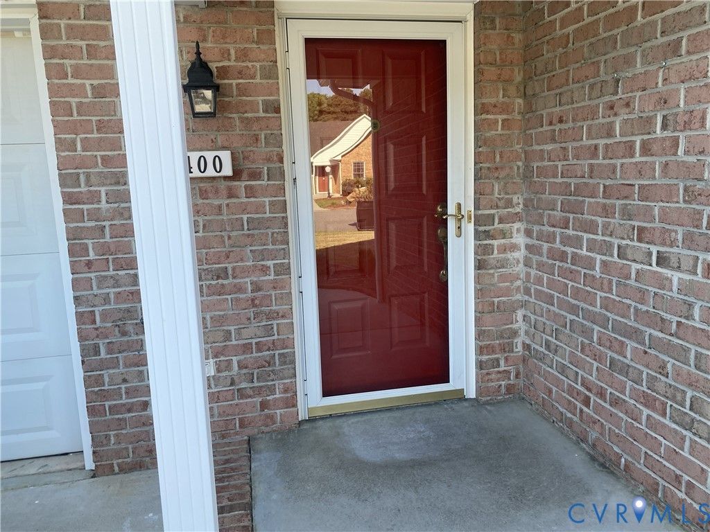 400 Stone Hearth Ct, Hopewell, VA 23860