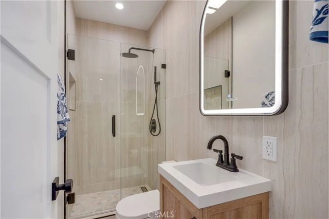 1800 Oxford., Los Angeles, CA 90006