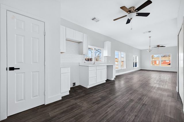 710 E Lamar Street, Sherman, TX 75090