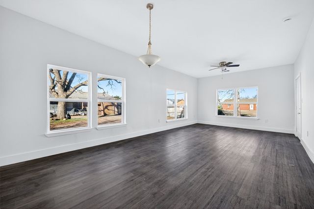 710 E Lamar Street, Sherman, TX 75090