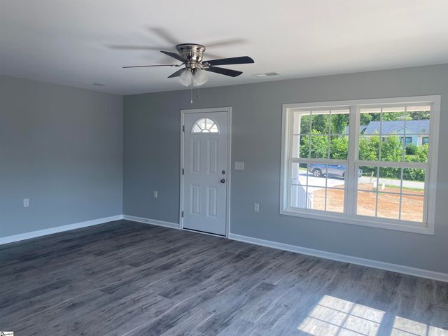 124 Laura Jane Lane, Gray Court, SC 29645