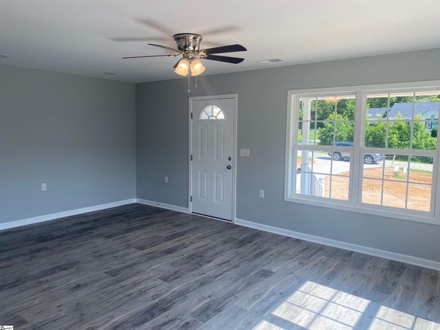 124 Laura Jane Lane, Gray Court, SC 29645