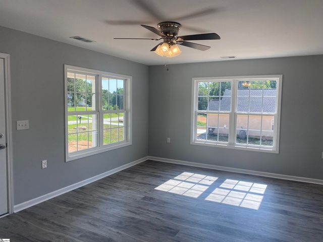 124 Laura Jane Lane, Gray Court, SC 29645