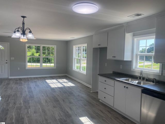 124 Laura Jane Lane, Gray Court, SC 29645
