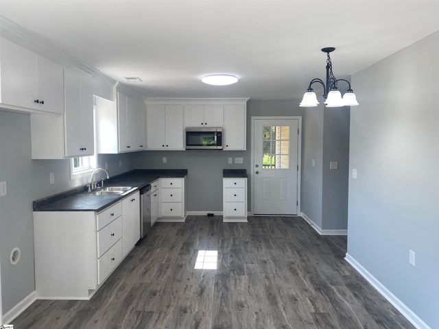 124 Laura Jane Lane, Gray Court, SC 29645