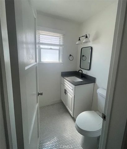 522 5th St, Long Beach, CA 90802