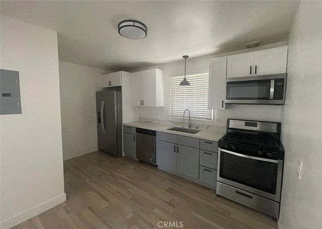 522 5th St, Long Beach, CA 90802