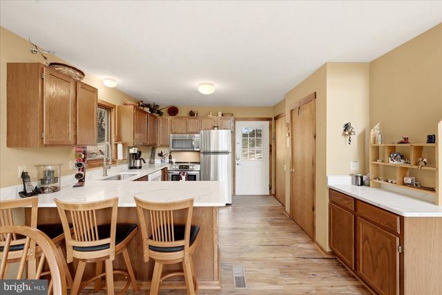 51 FORREST ST, Basye, VA 22810