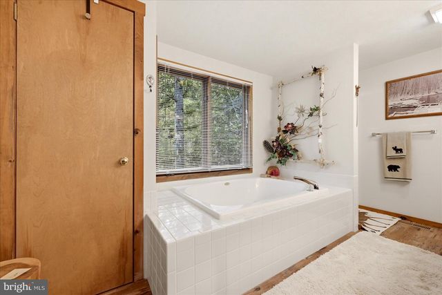 51 FORREST ST, Basye, VA 22810