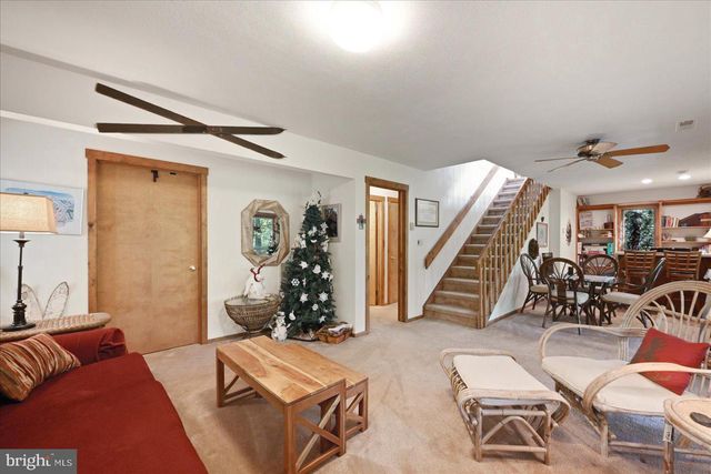 51 FORREST ST, Basye, VA 22810