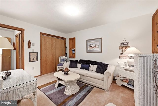 51 FORREST ST, Basye, VA 22810