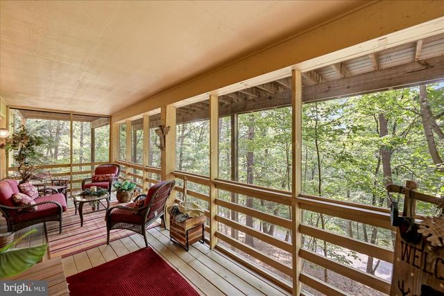 51 FORREST ST, Basye, VA 22810