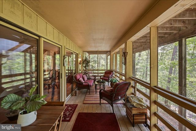 51 FORREST ST, Basye, VA 22810