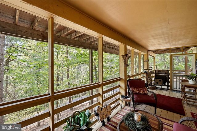 51 FORREST ST, Basye, VA 22810