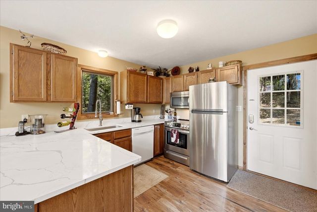 51 FORREST ST, Basye, VA 22810