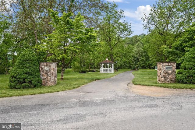 51 FORREST ST, Basye, VA 22810