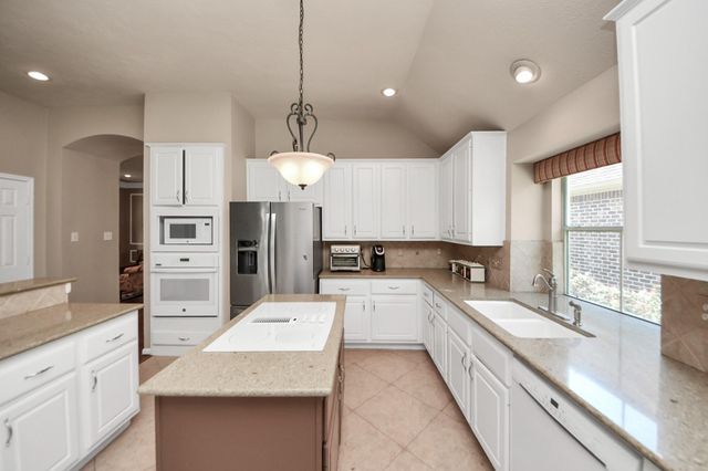 4139 Lakeshore Forest Drive, Missouri City, TX 77459