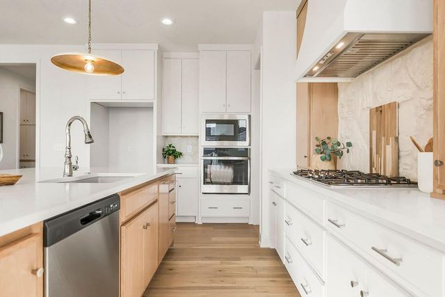 16433 S Penrose Lane, Olathe, KS 66062