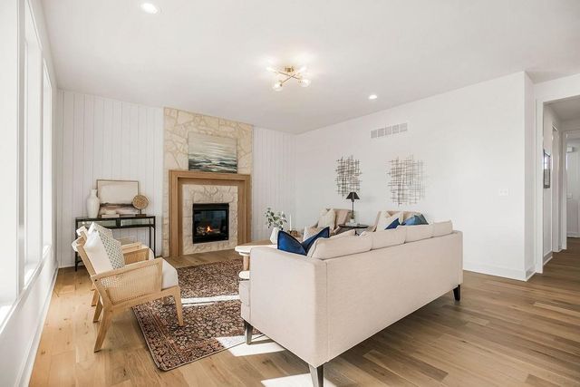 16433 S Penrose Lane, Olathe, KS 66062