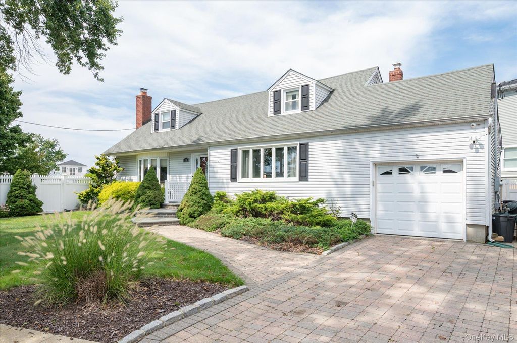 15 E Lincoln Avenue, Massapequa, NY 11758 — exterior