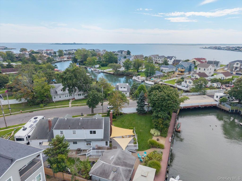 15 E Lincoln Avenue, Massapequa, NY 11758 — photo 5