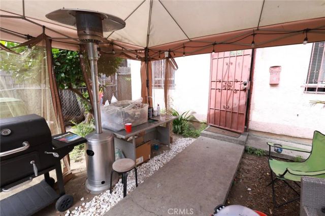 10323 Hickory, Los Angeles, CA 90002