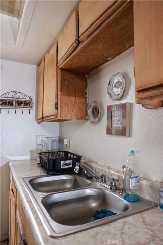 10323 Hickory, Los Angeles, CA 90002