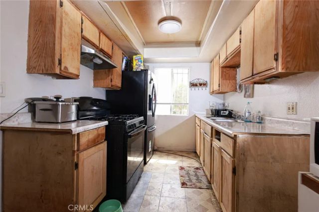 10323 Hickory, Los Angeles, CA 90002