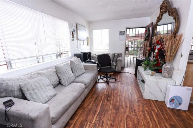 10323 Hickory, Los Angeles, CA 90002
