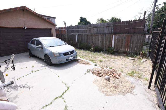 10323 Hickory, Los Angeles, CA 90002