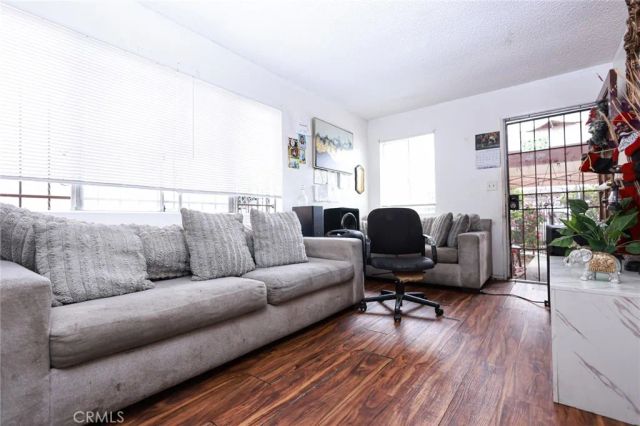 10323 Hickory, Los Angeles, CA 90002