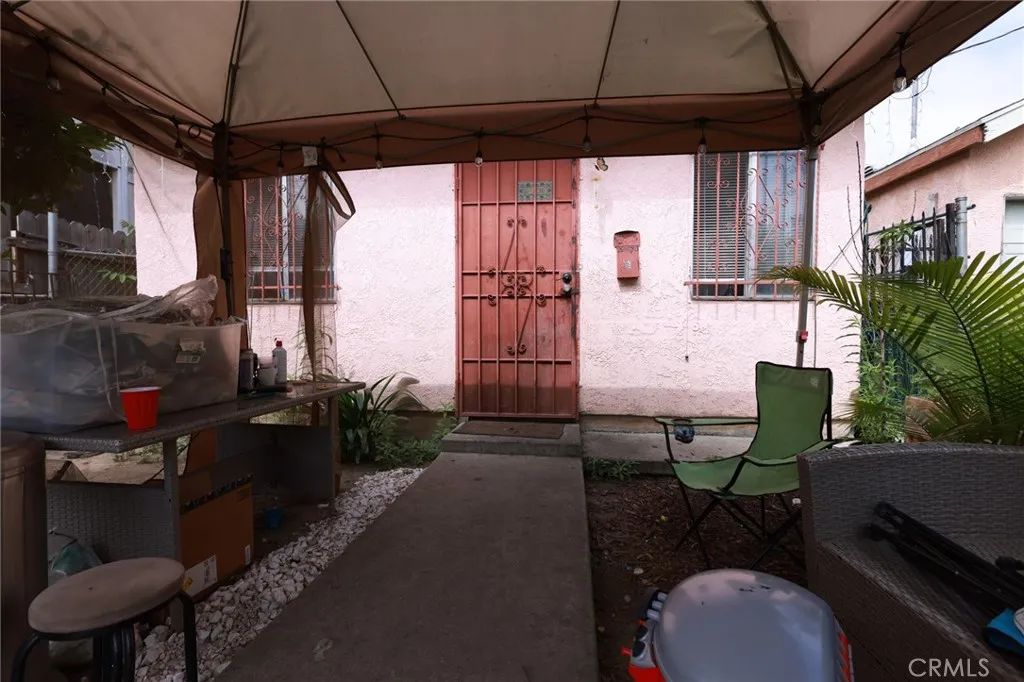 10323 Hickory, Los Angeles, CA 90002
