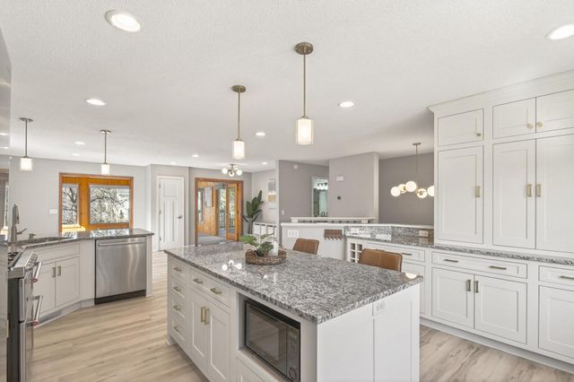 10544 Lee Drive, Eden Prairie, MN 55347