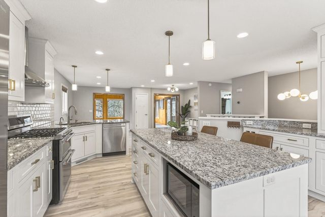 10544 Lee Drive, Eden Prairie, MN 55347