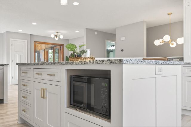 10544 Lee Drive, Eden Prairie, MN 55347