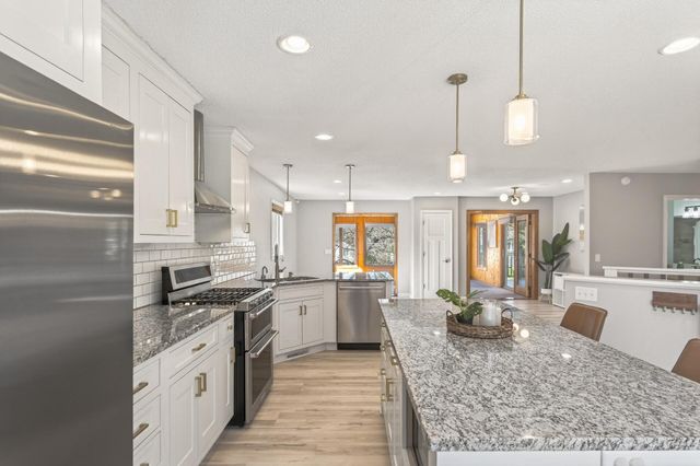 10544 Lee Drive, Eden Prairie, MN 55347