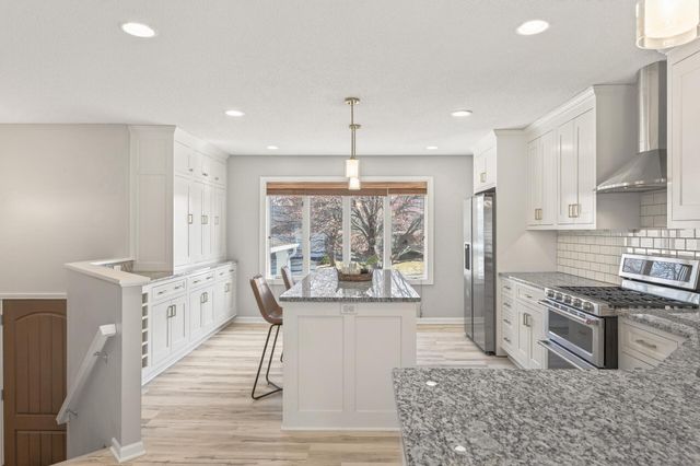 10544 Lee Drive, Eden Prairie, MN 55347