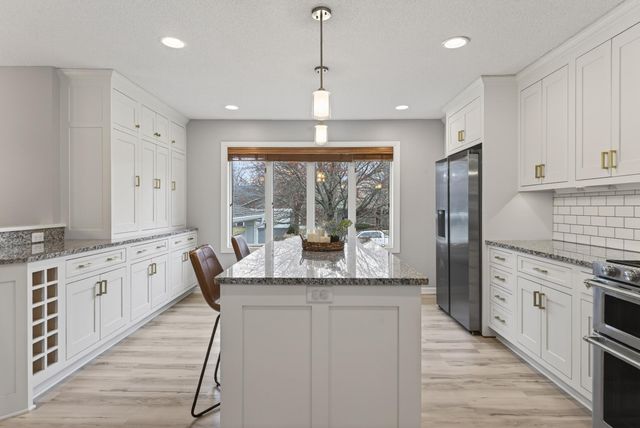 10544 Lee Drive, Eden Prairie, MN 55347