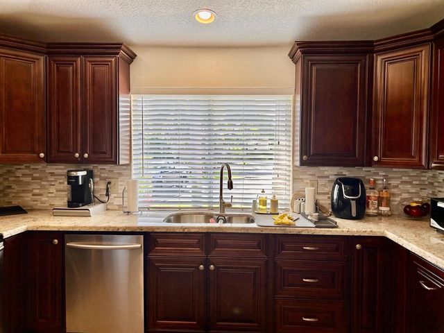 6754 Via Regina, Boca Raton, FL 33433