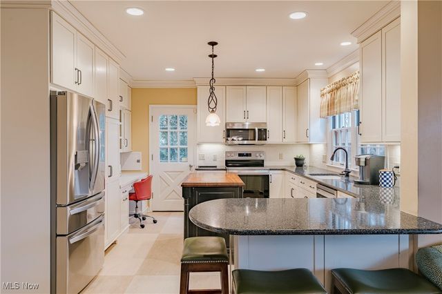 305 Hampshire Road, Akron, OH 44313