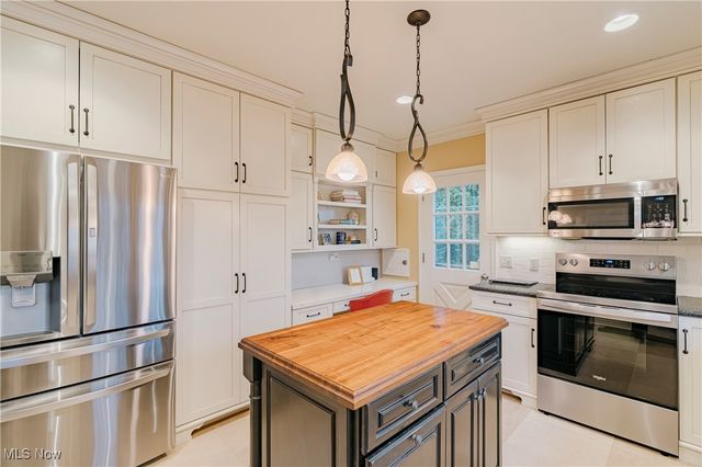 305 Hampshire Road, Akron, OH 44313