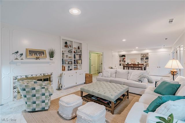 305 Hampshire Road, Akron, OH 44313