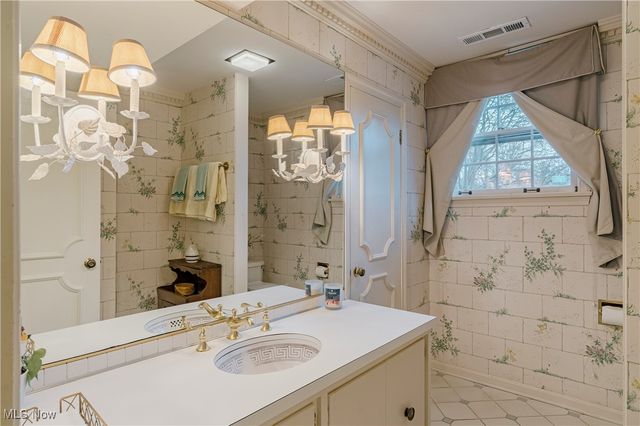 305 Hampshire Road, Akron, OH 44313