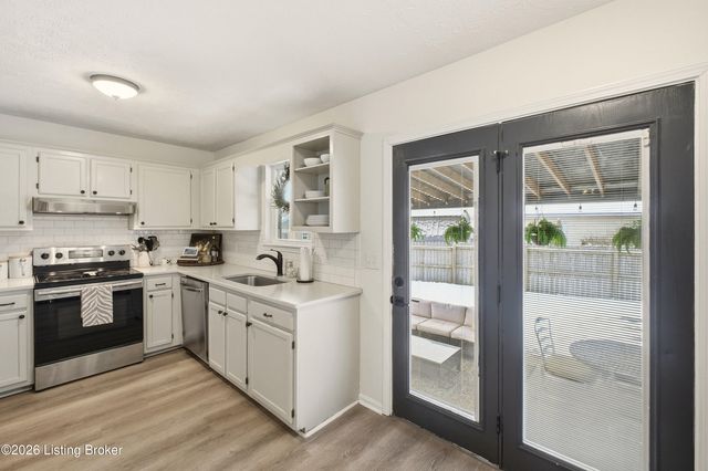 1410 Maple Ridge Ct, Simpsonville, KY 40067